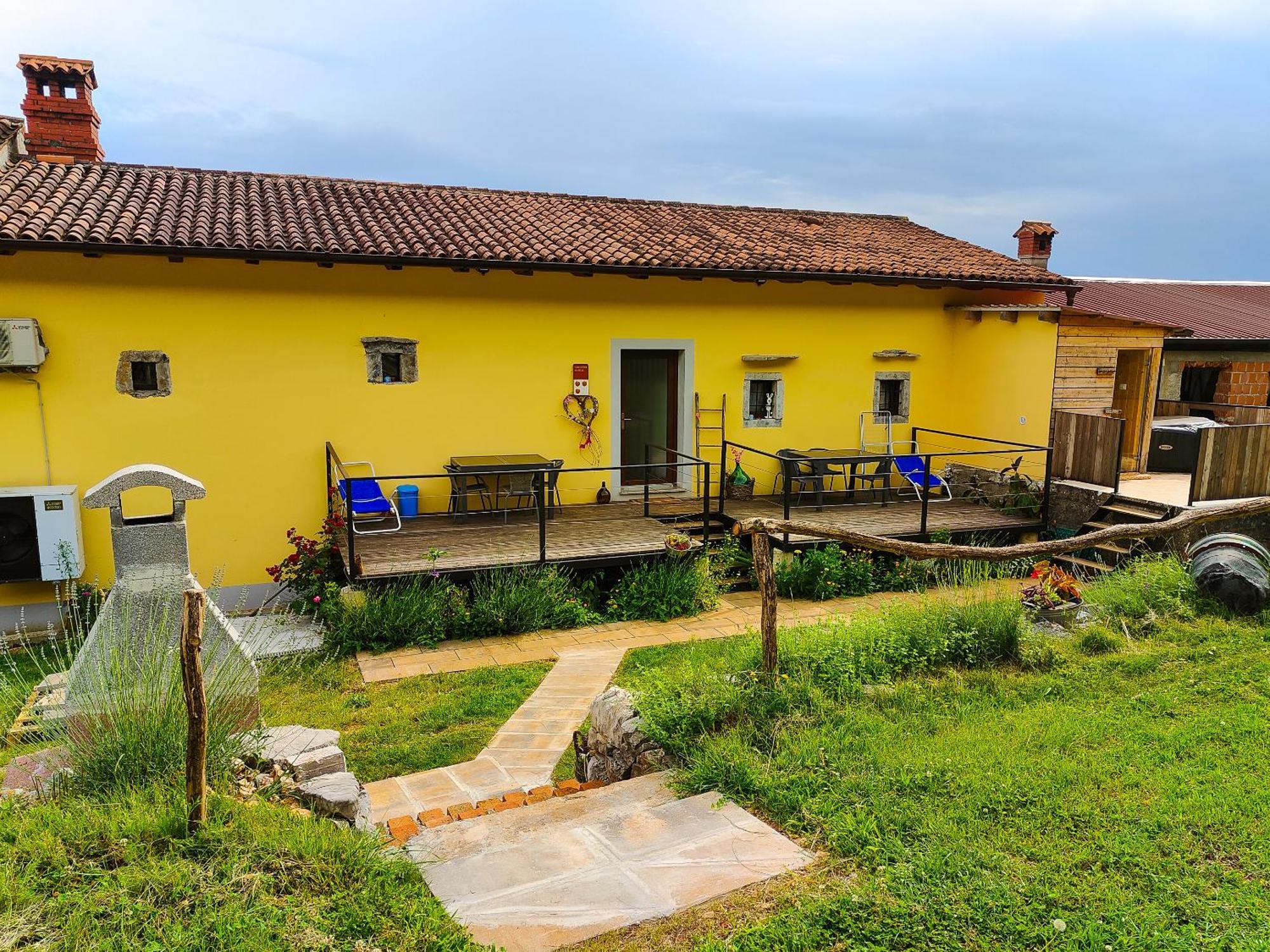 Homestead Zavadlal - Domacija Zavadlal Komen Buitenkant foto